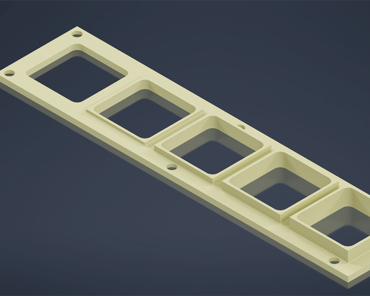 Lüfteraufnahme mit abgestufter Geometrie aus PEEK – hitzebeständiges Bauteil für industrielle Anwendungen